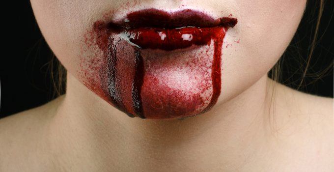 O que significa sonhar com sangue na boca?